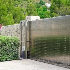 SOMMER Schiebetorantrieb RUNner Plus -Türen und Zubehör s11814 00001 sommer schiebetorantrieb runner plus anwendungsbeispiel 2